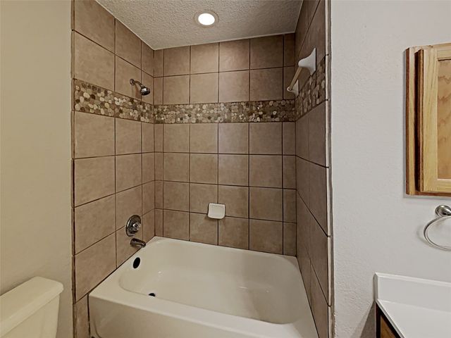 815 Mccomb Lane, Cedar Hill, TX 75104