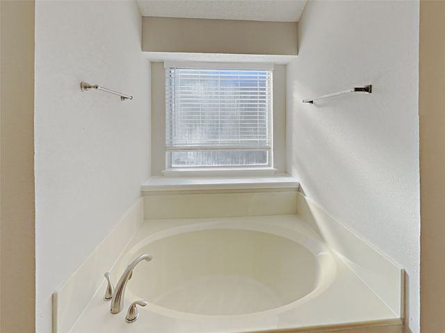 815 Mccomb Lane, Cedar Hill, TX 75104