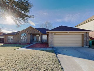 815 Mccomb Lane, Cedar Hill, TX 75104
