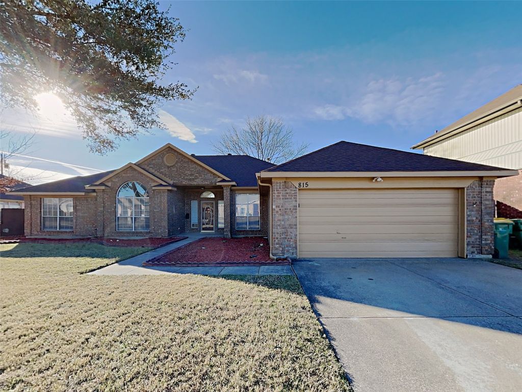 815 Mccomb Lane, Cedar Hill, TX 75104