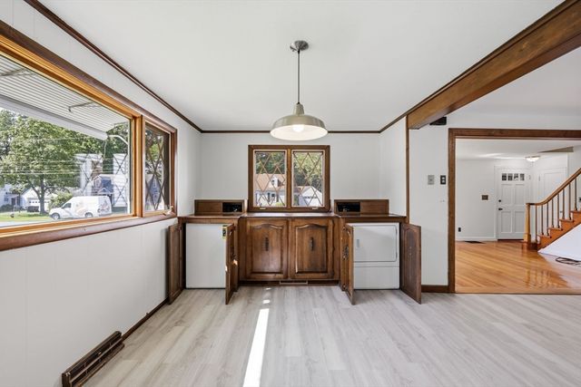 22 Dartmouth St, South Hadley, MA 01075