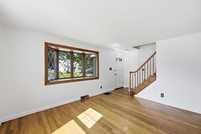 22 Dartmouth St, South Hadley, MA 01075