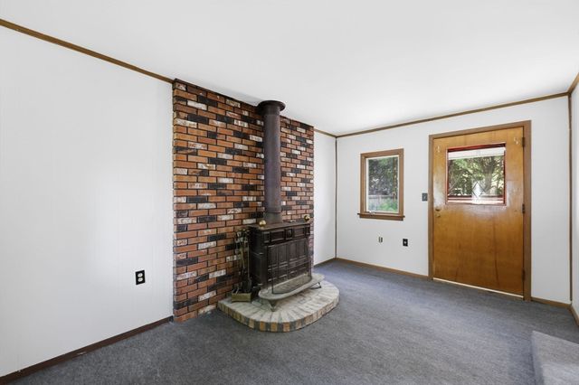 22 Dartmouth St, South Hadley, MA 01075