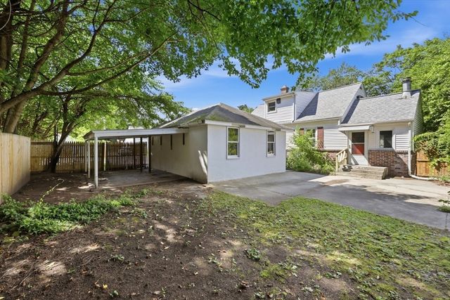 22 Dartmouth St, South Hadley, MA 01075