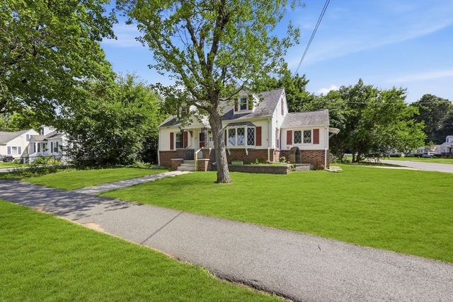 22 Dartmouth St, South Hadley, MA 01075