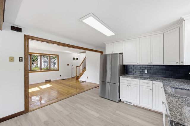 22 Dartmouth St, South Hadley, MA 01075
