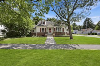 22 Dartmouth St, South Hadley, MA 01075