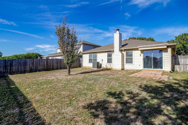 8304 Horse Whisper Lane, Fort Worth, TX 76131