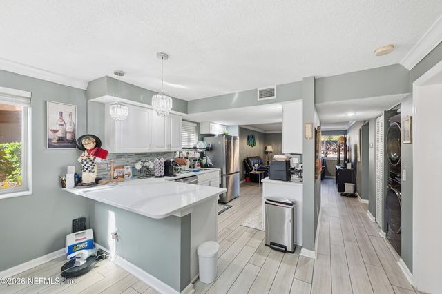 5375 ORTEGA FARMS Boulevard 515, Jacksonville, FL 32210