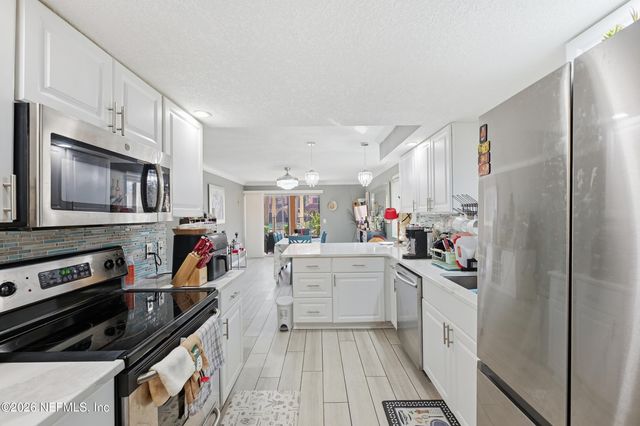 5375 ORTEGA FARMS Boulevard 515, Jacksonville, FL 32210