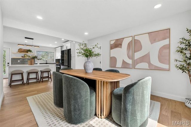 13237 Fairoyal Drive, Des Peres, MO 63131