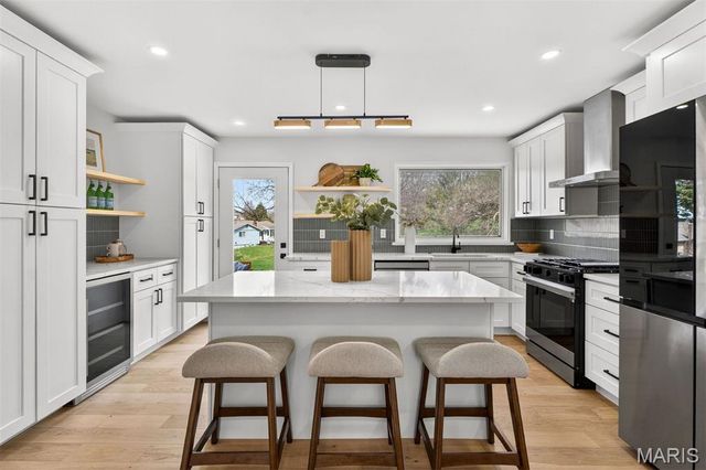 13237 Fairoyal Drive, Des Peres, MO 63131