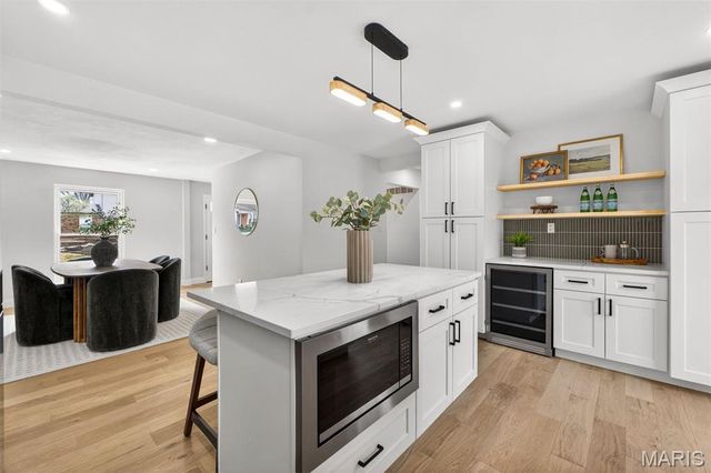 13237 Fairoyal Drive, Des Peres, MO 63131