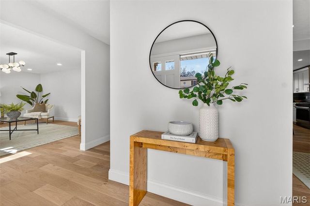 13237 Fairoyal Drive, Des Peres, MO 63131