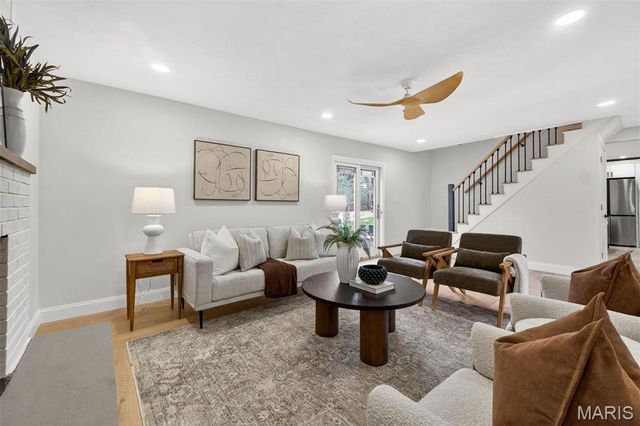 13237 Fairoyal Drive, Des Peres, MO 63131