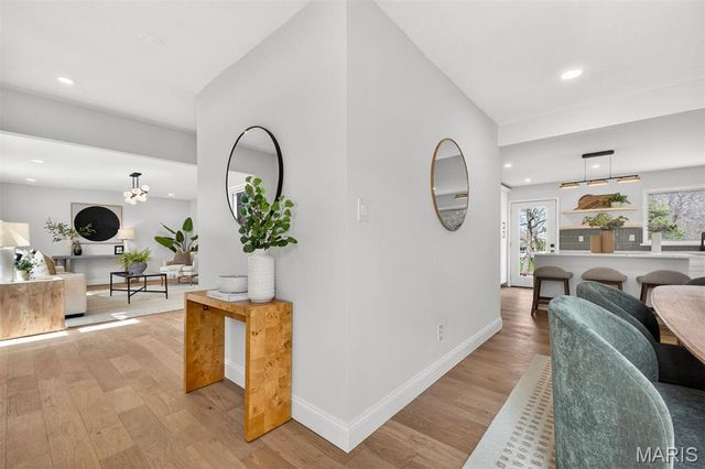 13237 Fairoyal Drive, Des Peres, MO 63131