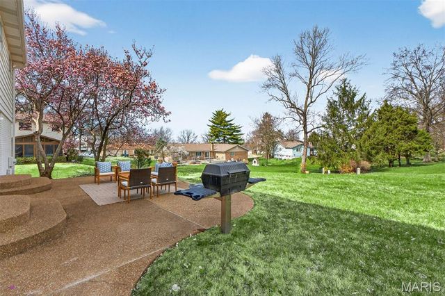 13237 Fairoyal Drive, Des Peres, MO 63131