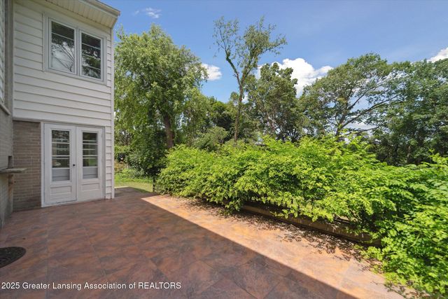 1516 Moores River Drive, Lansing, MI 48911