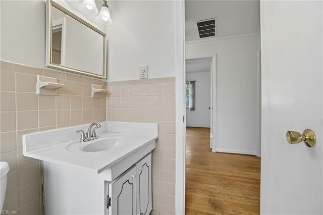 813 Ray Place, Virginia Beach, VA 23454
