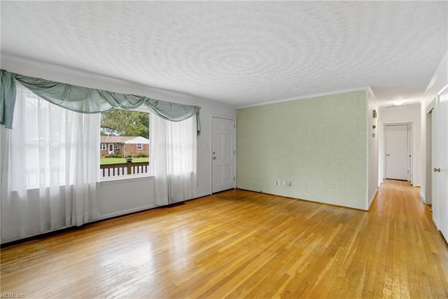 813 Ray Place, Virginia Beach, VA 23454