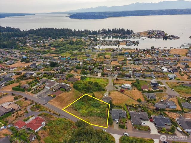 38063 Fawn Road NE, Hansville, WA 98340