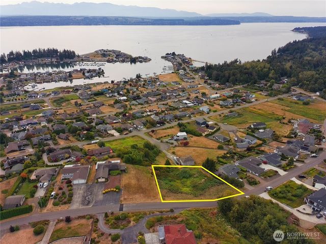 38063 Fawn Road NE, Hansville, WA 98340