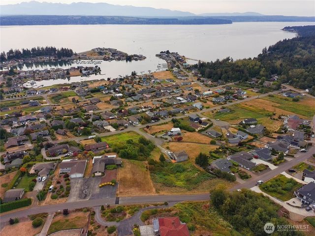 38063 Fawn Road NE, Hansville, WA 98340