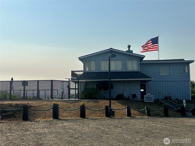 38063 Fawn Road NE, Hansville, WA 98340