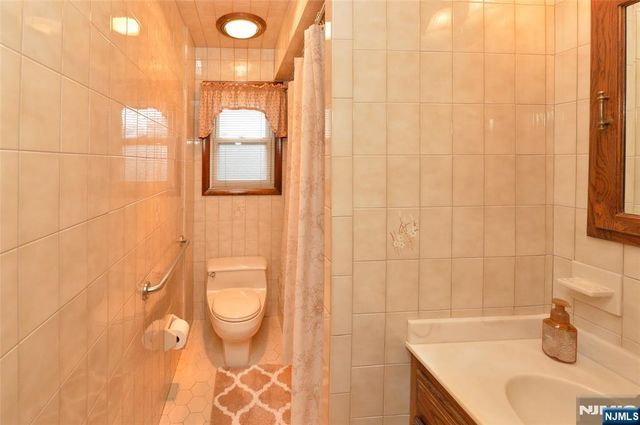 4-16 Plaza Road, Fair Lawn, NJ 07410