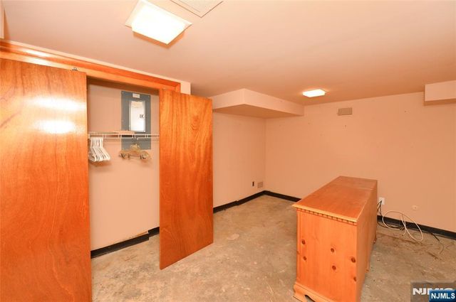 4-16 Plaza Road, Fair Lawn, NJ 07410
