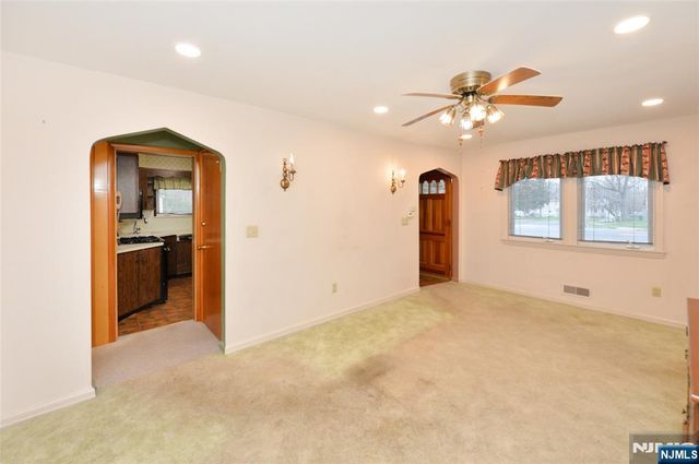 4-16 Plaza Road, Fair Lawn, NJ 07410