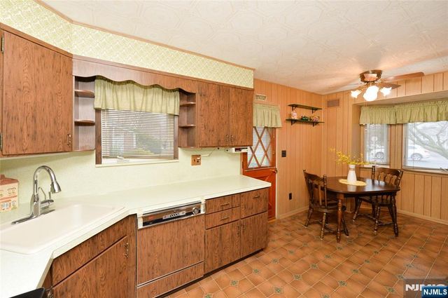 4-16 Plaza Road, Fair Lawn, NJ 07410