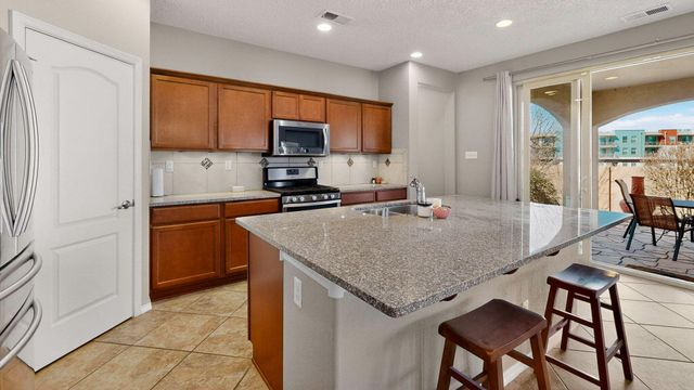 5601 Addis Drive SE, Albuquerque, NM 87106