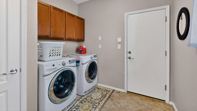 5601 Addis Drive SE, Albuquerque, NM 87106