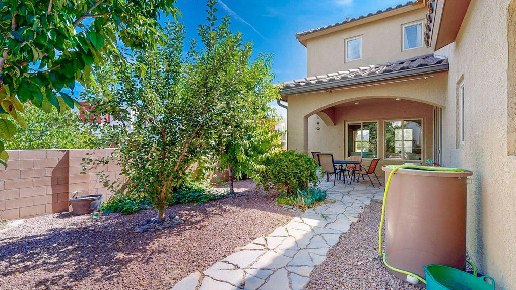 Image 14 of property listing at 5601 Addis Drive SE, Albuquerque, NM 87106