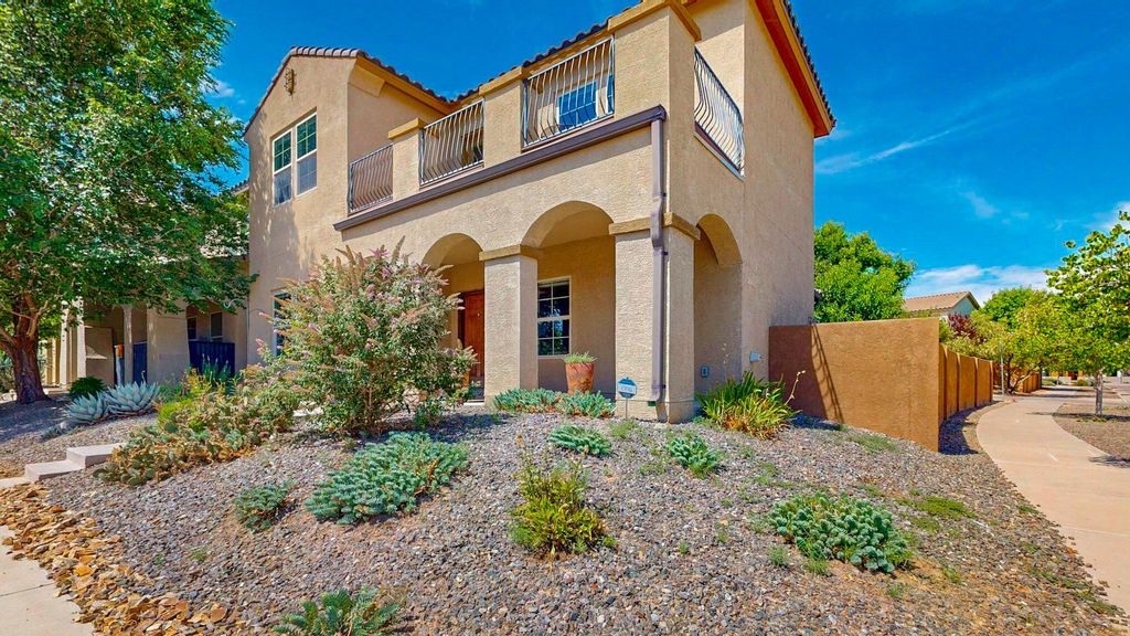 Image 2 of property listing at 5601 Addis Drive SE, Albuquerque, NM 87106