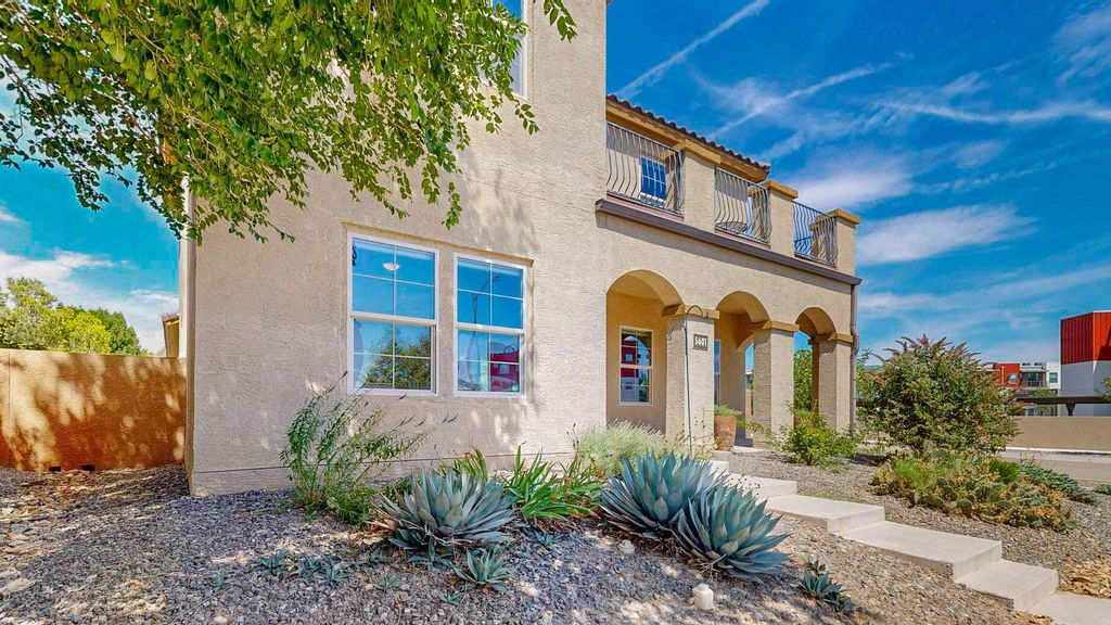 Image 3 of property listing at 5601 Addis Drive SE, Albuquerque, NM 87106