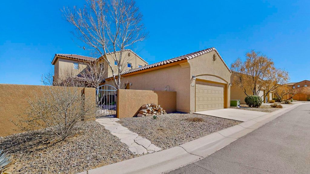 Image 36 of property listing at 5601 Addis Drive SE, Albuquerque, NM 87106