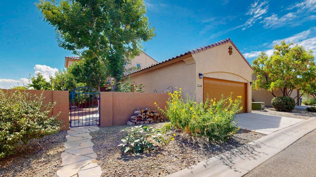 Image 37 of property listing at 5601 Addis Drive SE, Albuquerque, NM 87106