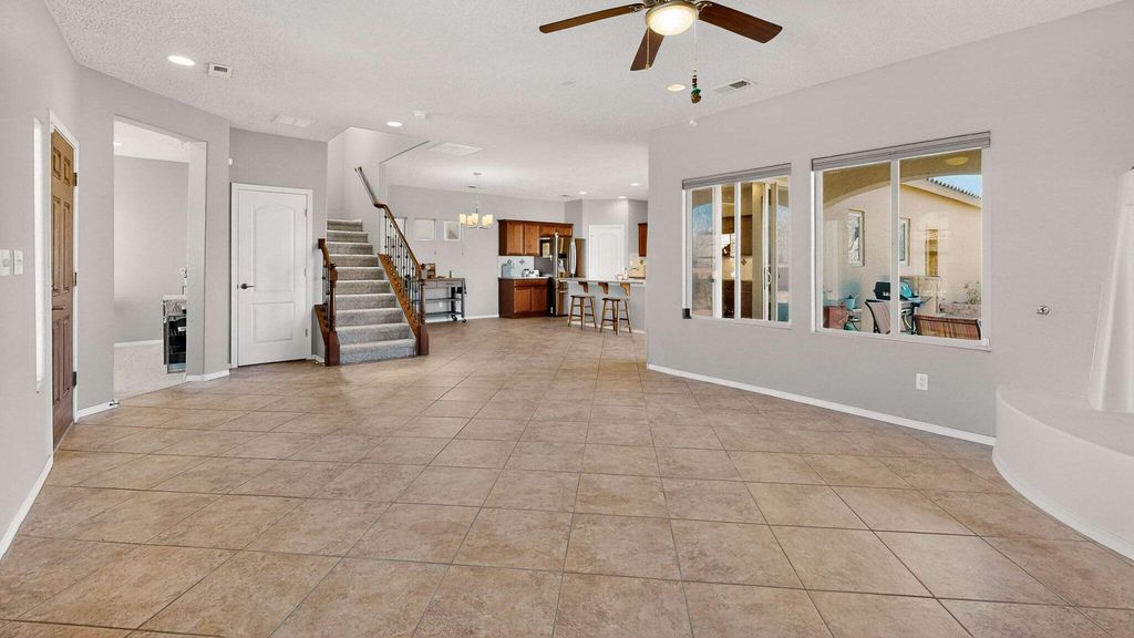 Image 5 of property listing at 5601 Addis Drive SE, Albuquerque, NM 87106