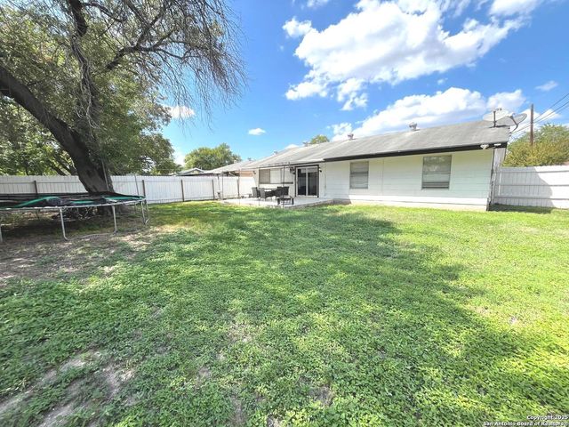 5142 VILLAGE CT, San Antonio, TX 78218