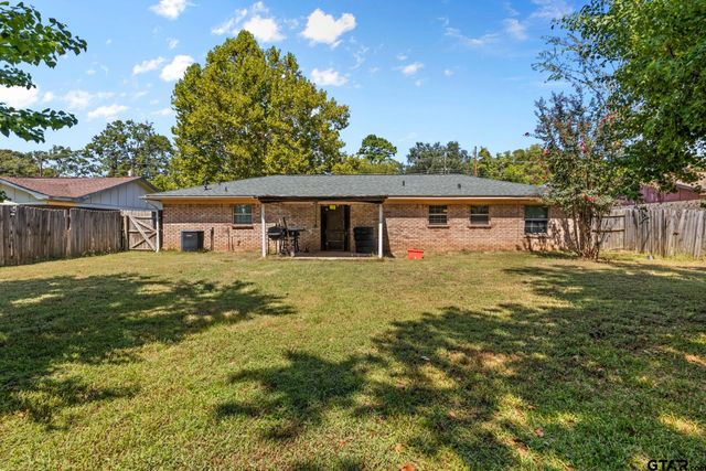 309 Henderson, Mt Pleasant, TX 75455