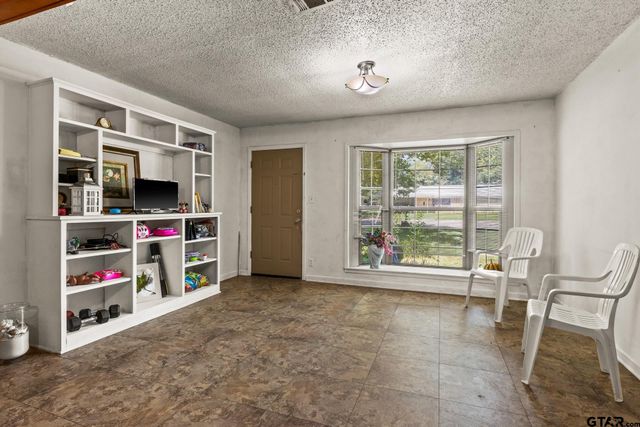 309 Henderson, Mt Pleasant, TX 75455