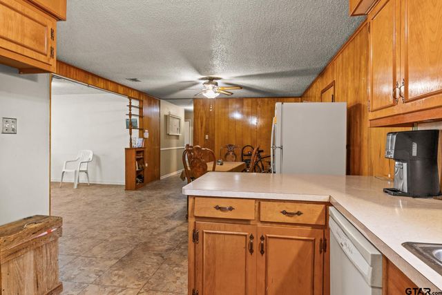 309 Henderson, Mt Pleasant, TX 75455