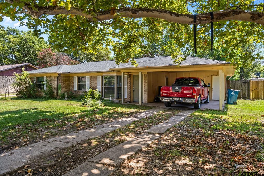 309 Henderson, Mt Pleasant, TX 75455