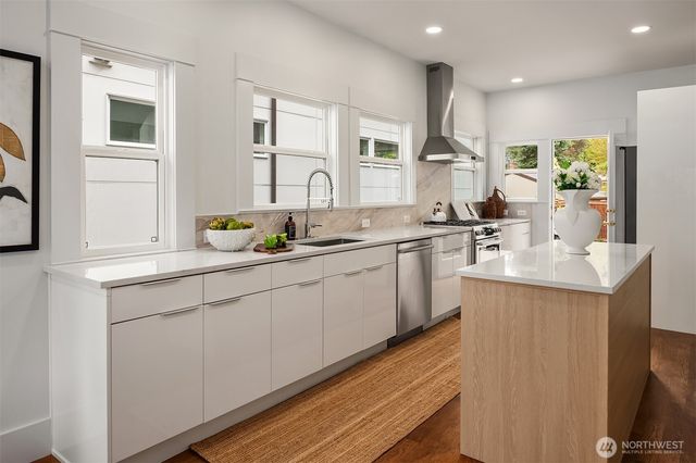 5023 SW Prince Street, Seattle, WA 98116