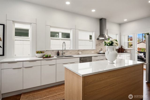 5023 SW Prince Street, Seattle, WA 98116