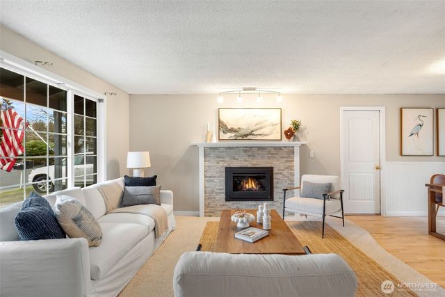 14118 83rd Place NE, Kirkland, WA 98034