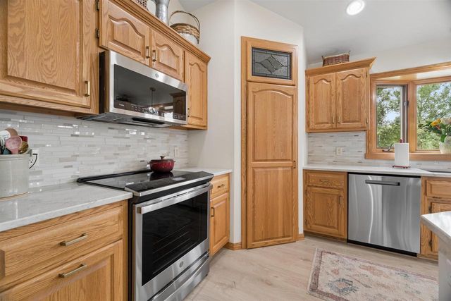 2855 FREEDOM ROAD, De Pere, WI 54115