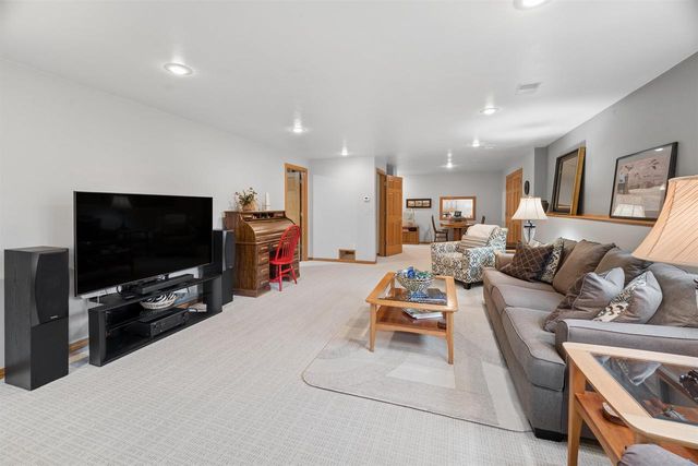 2855 FREEDOM ROAD, De Pere, WI 54115